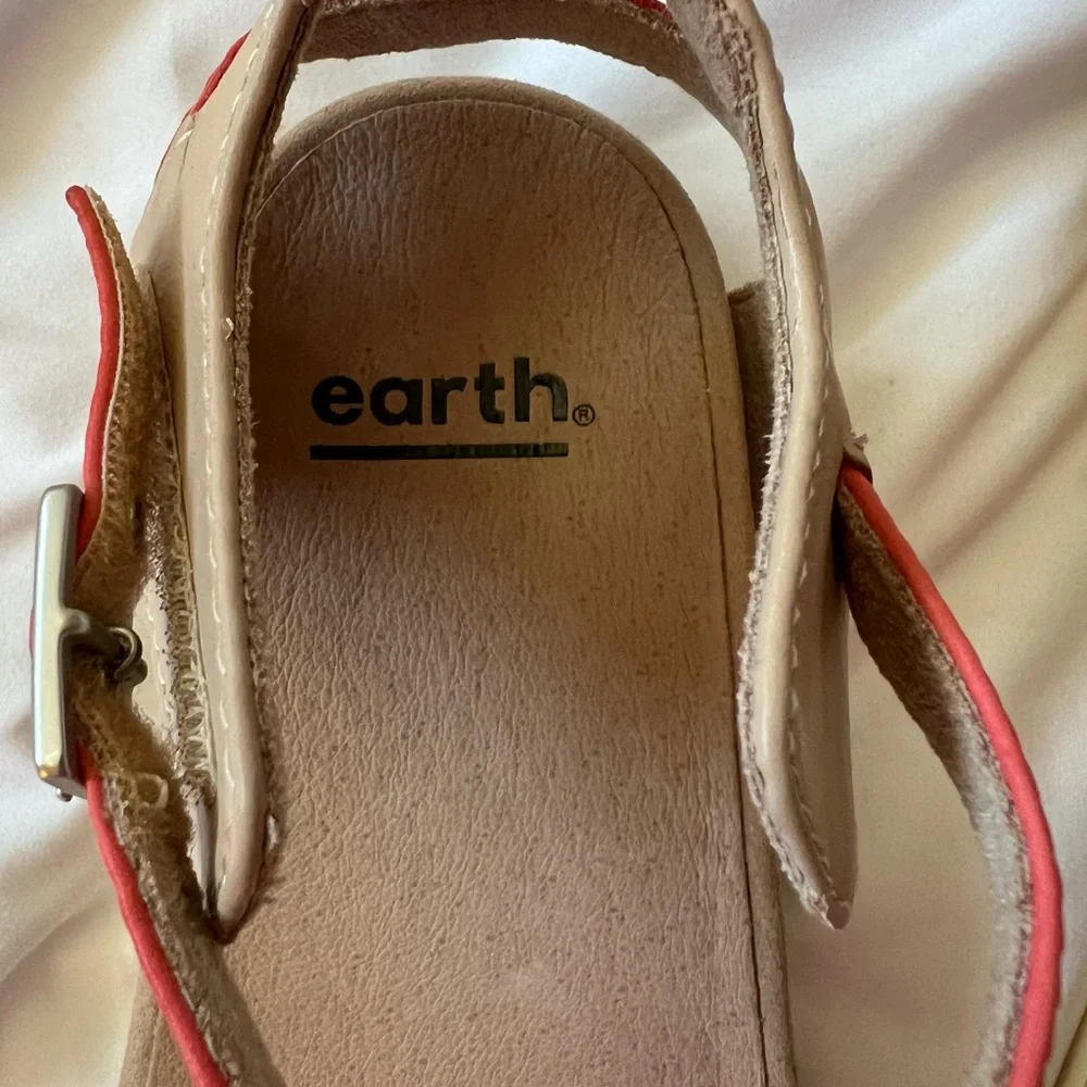 Brand new Earth brand suede sandal - Picture 4 of 5